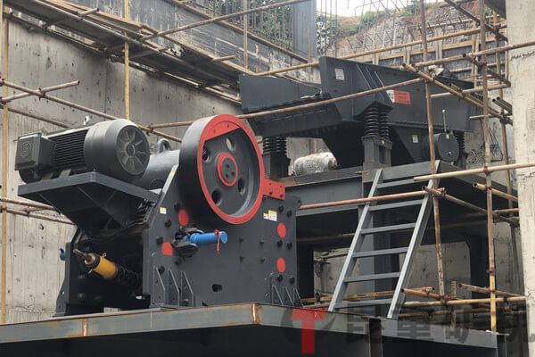 歐版顎式破碎機(jī)現(xiàn)場